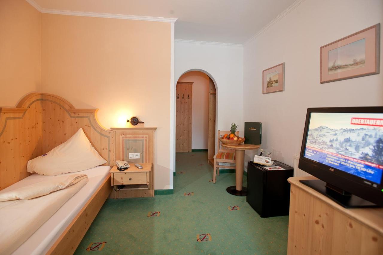 Alphatauern Health Resort - Adults Only 15 Plus اوبرتاورن الغرفة الصورة